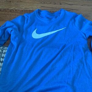 Nike dri fit long sleeve shirt